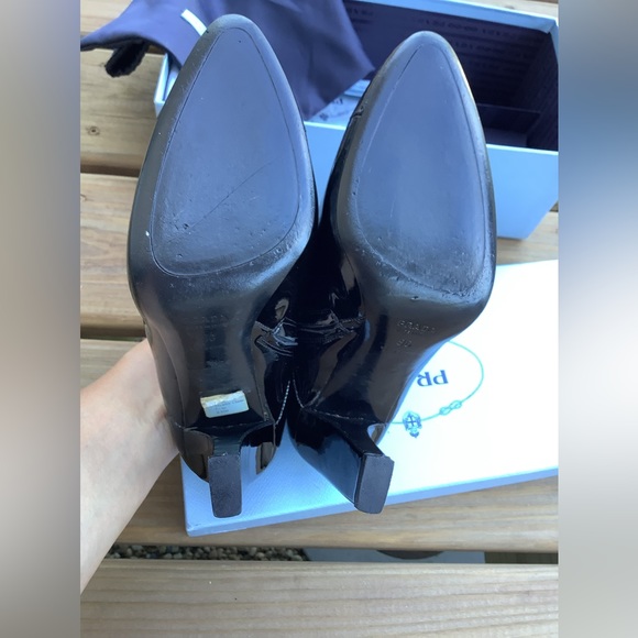 Cute PRADA patent leather booties 🖤🖤 - Picture 13 of 15